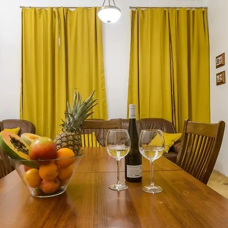 Cozy Near Stefanikuv Most 프라하