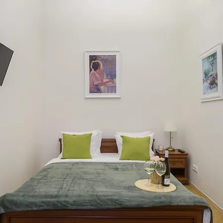 Apartment Cozy Near Stefanikuv Most