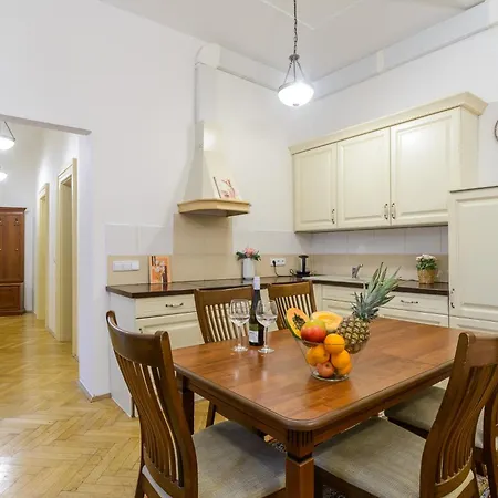 Cozy Near Stefanikuv Most *