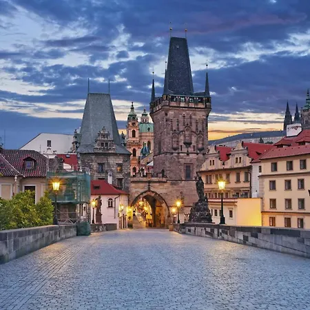 Cozy Near Stefanikuv Most * Prag